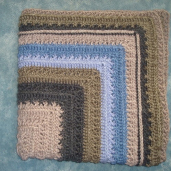 HAND CROCHET BABY BLANKET - Picture 5 of 7